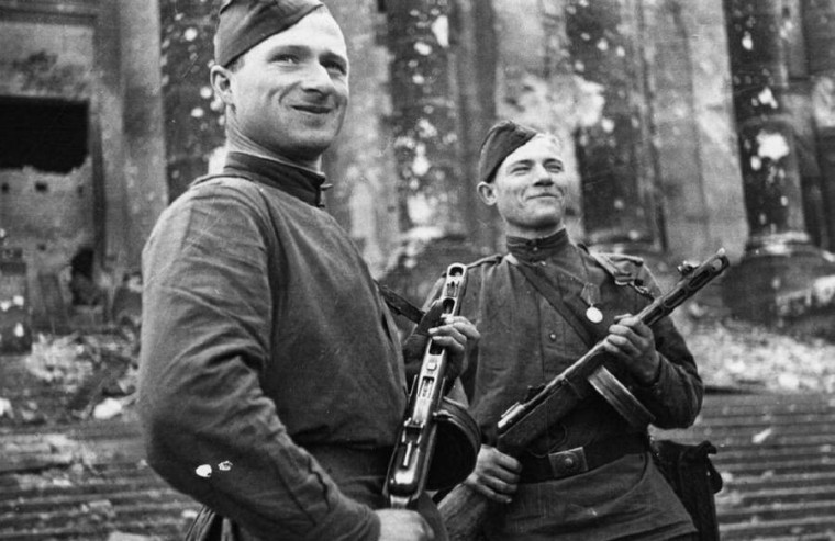 Начало Берлинской операция советских войск.